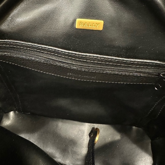 Vintage Bally Black Pebbled Leather Shoulder Bag | Gold Hardware | Italy - Picture 12 of 13